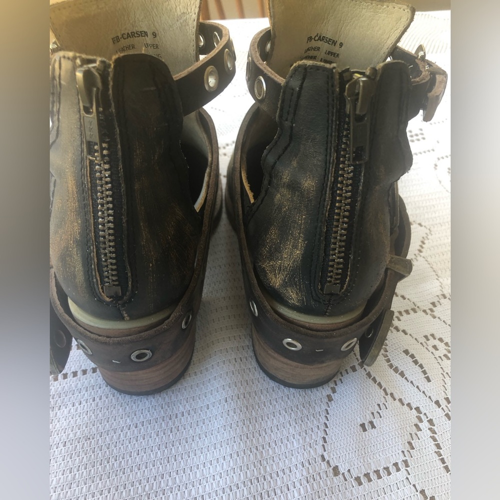 FREEBIRD l Carsen Distressed Brown/Black  Leather Ankle Bootie Sz 9 Boho Buckle - Picture 5 of 14